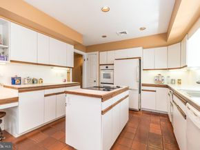 11 Steeplechase Lane, Blue Bell PA 19422