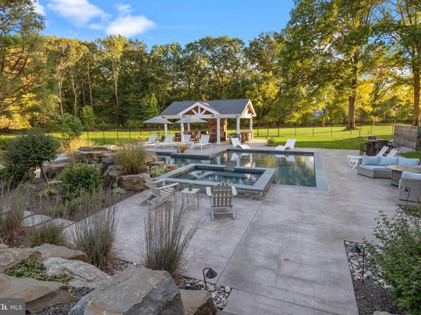 7 Woodland Road, Newtown PA 18940