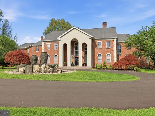 7 Woodland Road, Newtown PA 18940