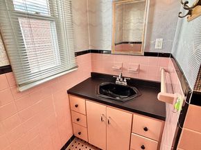 1827 Arnold Street, Philadelphia PA 19152