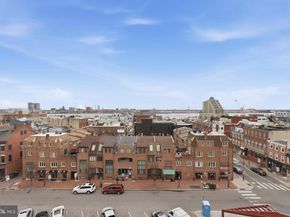 200 Lombard Street 717, Philadelphia PA 19147