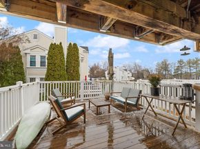 3322 Lakeside View Drive 33, Falls Church VA 22041