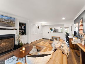 3322 Lakeside View Drive 33, Falls Church VA 22041