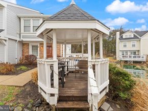 3322 Lakeside View Drive 33, Falls Church VA 22041