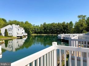 3322 Lakeside View Drive 33, Falls Church VA 22041