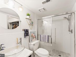 3322 Lakeside View Drive 33, Falls Church VA 22041