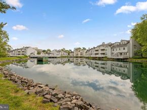 3322 Lakeside View Drive 33, Falls Church VA 22041