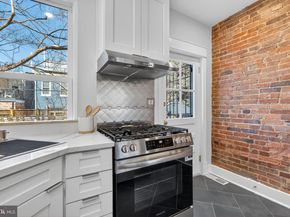 654 Acker Place NE, Washington DC 20002