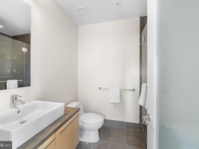 210 W Washington Square 6SW, Philadelphia PA 19106