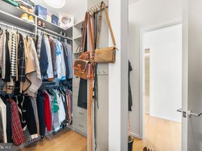 210 W Washington Square 6SW, Philadelphia PA 19106