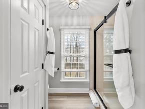 21112 Midday Lane, Sterling VA 20164