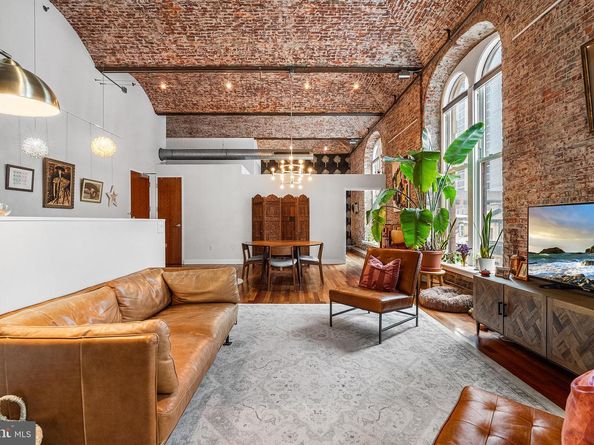 105 S 12TH Street 302, Philadelphia PA 19107