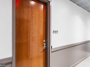 105 S 12TH Street 302, Philadelphia PA 19107