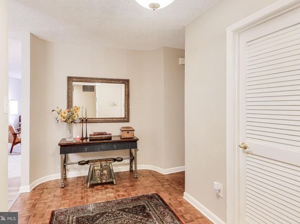 1101 S Arlington Ridge Road 305, Arlington VA 22202