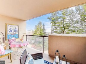 1101 S Arlington Ridge Road 305, Arlington VA 22202