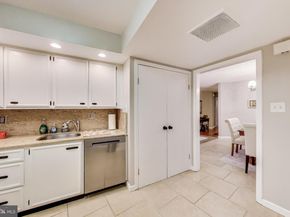 1101 S Arlington Ridge Road 305, Arlington VA 22202