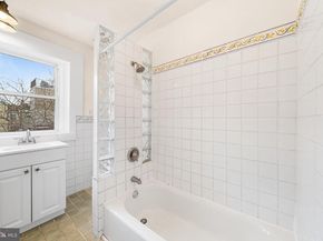 429 W George Street, Philadelphia PA 19123