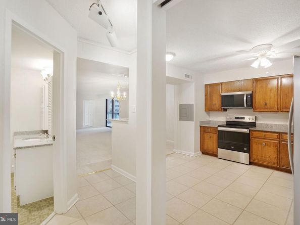 3800 Fairfax Drive 213, Arlington VA 22203