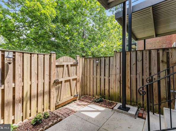 4628 28TH Road S A, Arlington VA 22206