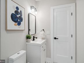1013 17TH Place NE 8, Washington DC 20002