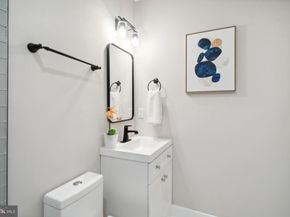 1013 17TH Place NE 8, Washington DC 20002