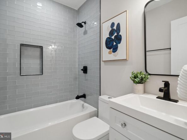 1013 17TH Place NE 8, Washington DC 20002