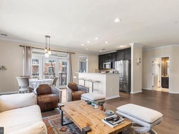 401 Carson Terrace