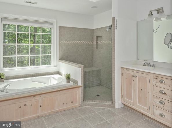 6950 Upper York Road, New Hope PA 18938