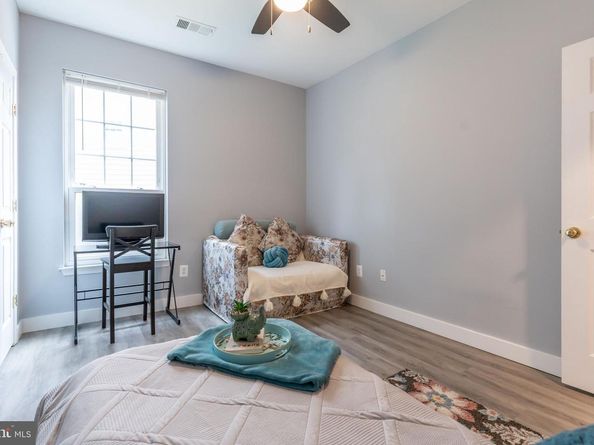 1530 Spring Gate Drive 9121, Mclean VA 22102