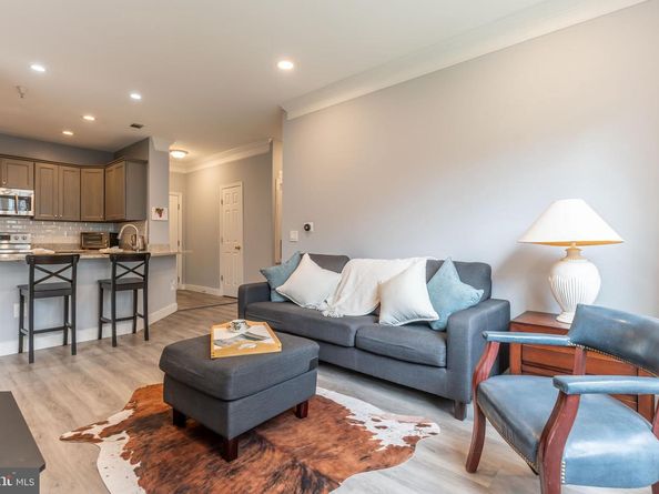 1530 Spring Gate Drive 9121, Mclean VA 22102