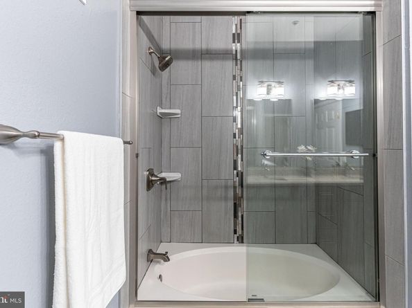 1530 Spring Gate Drive 9121, Mclean VA 22102