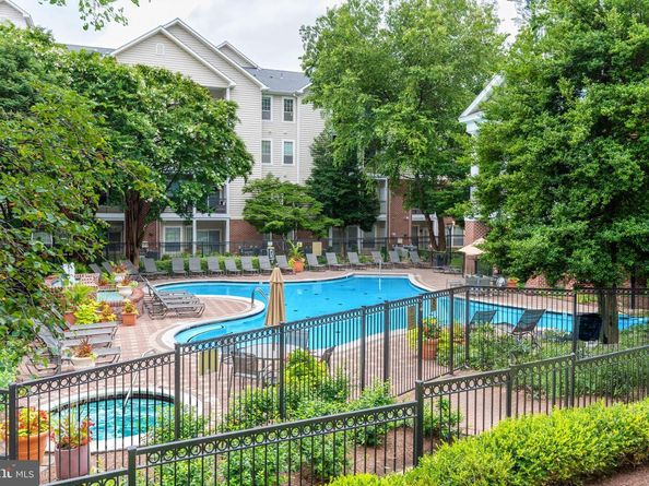 1530 Spring Gate Drive 9121, Mclean VA 22102