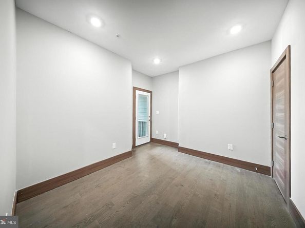 2109 M Street NE 8, Washington DC 20002