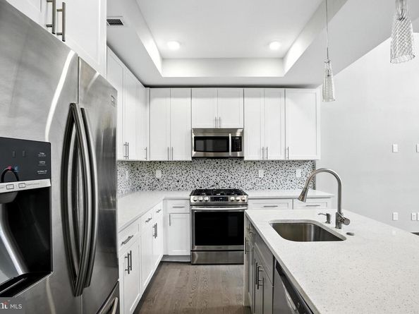 2109 M Street NE 8, Washington DC 20002