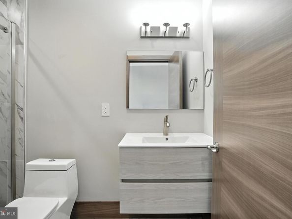 2109 M Street NE 8, Washington DC 20002