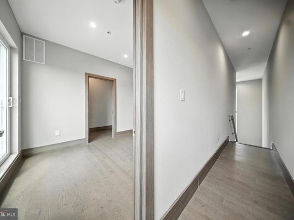 2109 M Street NE 8, Washington DC 20002