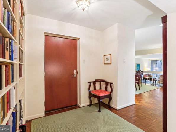 4956 Sentinel Drive 9106, Bethesda MD 20816