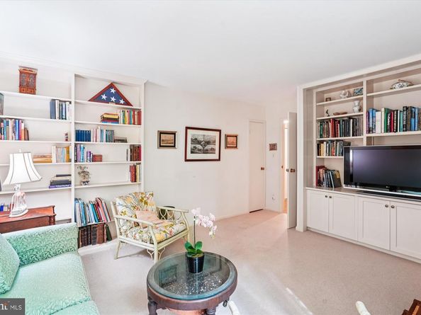 4956 Sentinel Drive 9106, Bethesda MD 20816