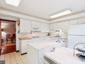 4956 Sentinel Drive 9106, Bethesda MD 20816