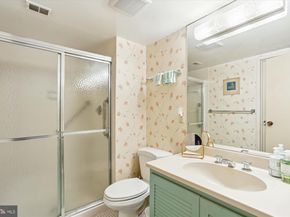 4956 Sentinel Drive 9106, Bethesda MD 20816