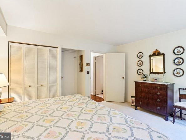 4956 Sentinel Drive 9106, Bethesda MD 20816