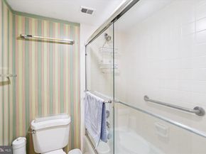 4956 Sentinel Drive 9106, Bethesda MD 20816