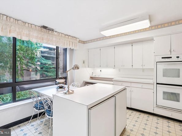 4956 Sentinel Drive 9106, Bethesda MD 20816