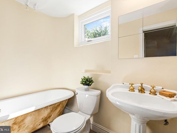 5058 Sedgwick Street NW, Washington DC 20016