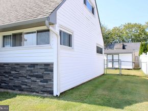 23 Crystal Place, Levittown PA 19057