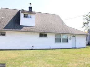 23 Crystal Place, Levittown PA 19057