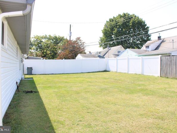 23 Crystal Place, Levittown PA 19057