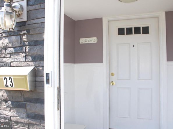 23 Crystal Place, Levittown PA 19057