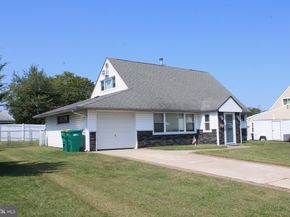 23 Crystal Place, Levittown PA 19057