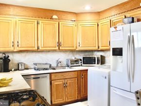 23 Crystal Place, Levittown PA 19057